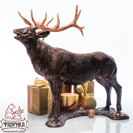 Парковая скульптура олень