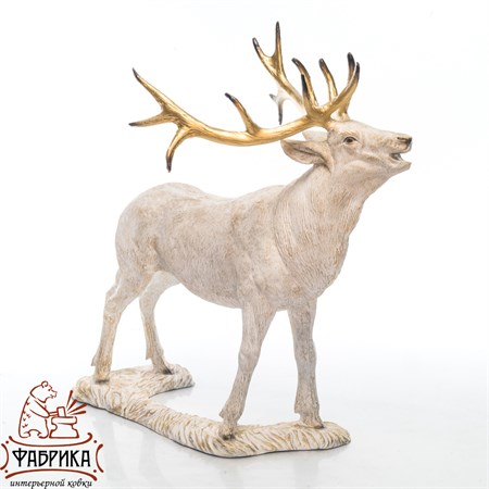 Декоративная фигура олень