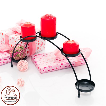 металлический подсвечник