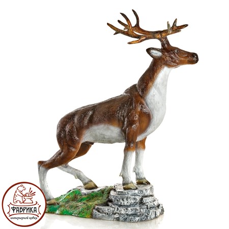 Садовая фигура Олень