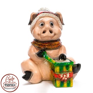 Копилка Поросенок с подарком