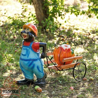 Садовая фигура крот с тележкой